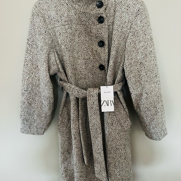 Winter coat - Picture 3 of 8